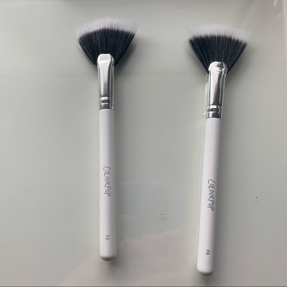 2 Colourpop fan brushes - Picture 1 of 1